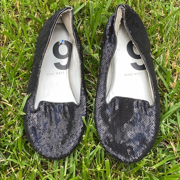 🎄🎄🎄🎉Nine West sequin flats❤️ - Picture 2 of 4